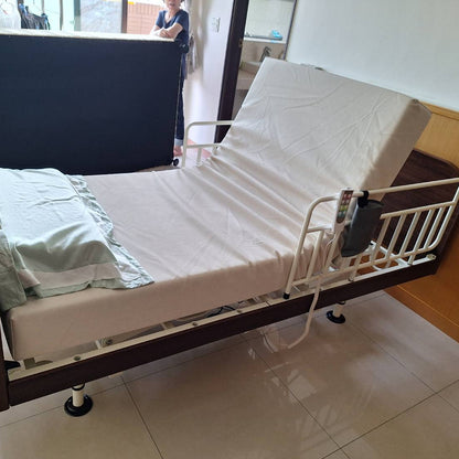 三馬達可協助長輩上下床、吃飯，也可以減輕照護者腰部負擔。