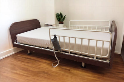 萬鶴松風．日式三馬達電動升降床-白雪色